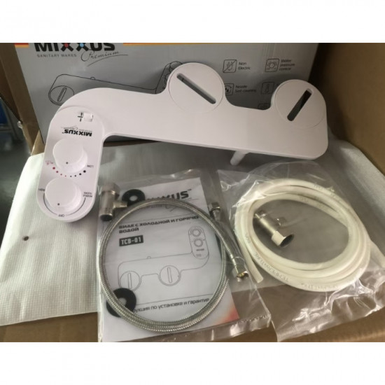 Накладка под крышку унитаза Mixxus Premium TCB-01 Универсальная, с вbuilt-гиеничным душем (MP6)