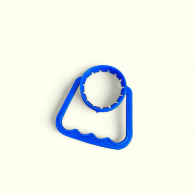 Ручка для бутелів ПЕТ синій 5-10 л, 48 мм (0017)